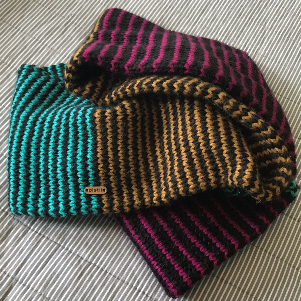 Pistil infinity scarf